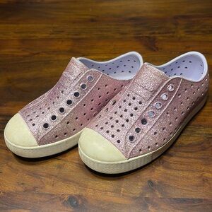 Native slip on shoes, size C10